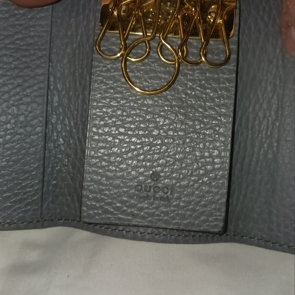 Gucci Gray Leather Tri-Fold Wallet Keyholder. - Picture 7 of 8